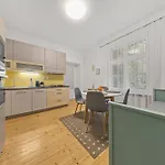 Historic Center Klemensova Apartment